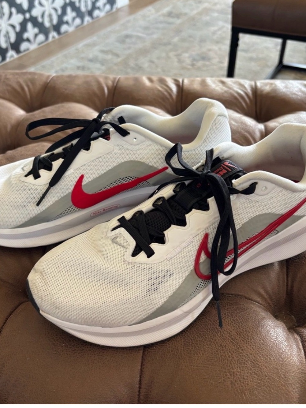 MEN'S NIKE DOWNSHIFTER 13 RUNNING SHOES size 8